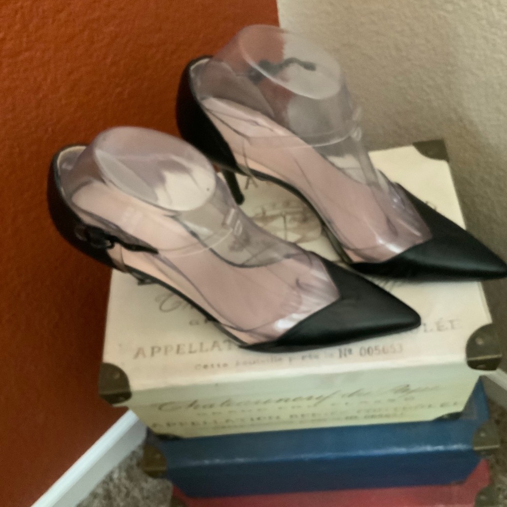 NWOT STUART WEITZMAN SHOES